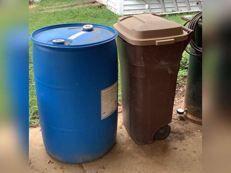55 Gallon plastic drum and plastic garbage can. Northern Kentucky