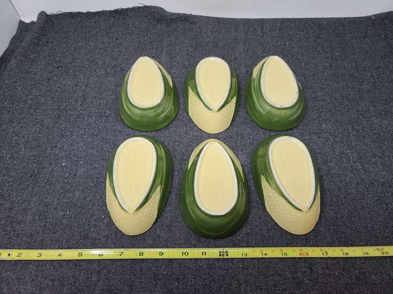 6 Shawnee King Corn bowls. 3 Brock of California barn plates.