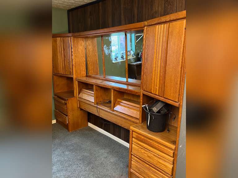 Queen size headboard that matches the dresser (2001)and the gentleman’s