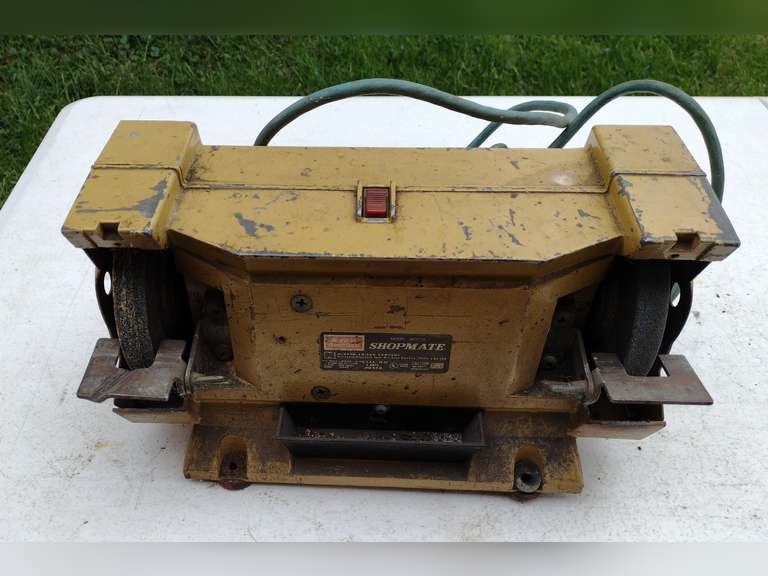 Shopmate 6" bench grinder, working.