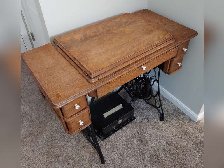 Singer pedal sewing machine