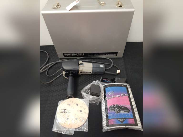 Porter Cable Random Orbit Sander with Dust Collection in Metal Carry