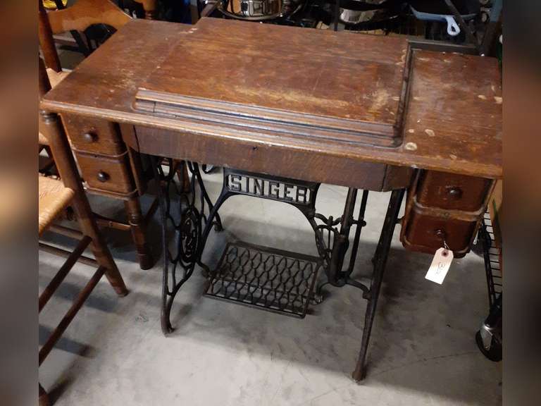 Antique Singer Treadle Sewing Machine 30"×36"×17" Northern Kentucky Auction, LLC