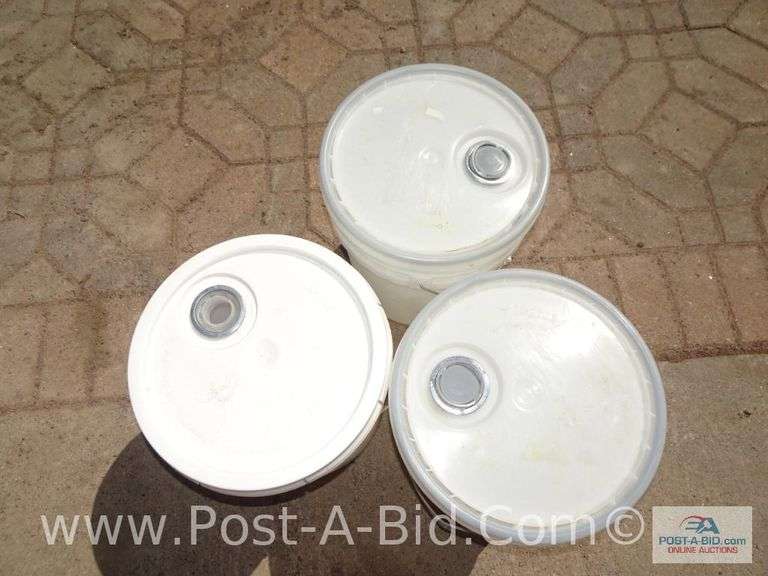 35 Gallon Buckets With L Elsenpeter Auctions & Real Estate, Inc. dba