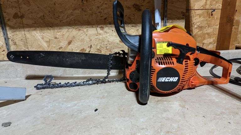 Echo CS-490 chainsaw - Parrott