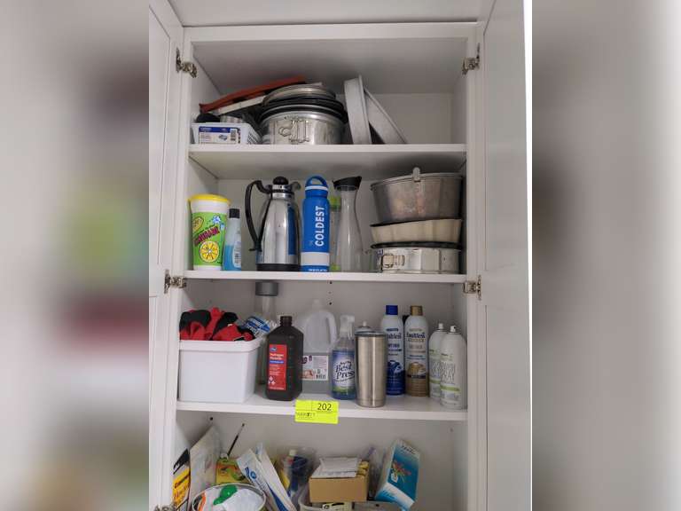 Contents of Entire Including Bundt Pan, Bake Pans, Yeti Tumbler