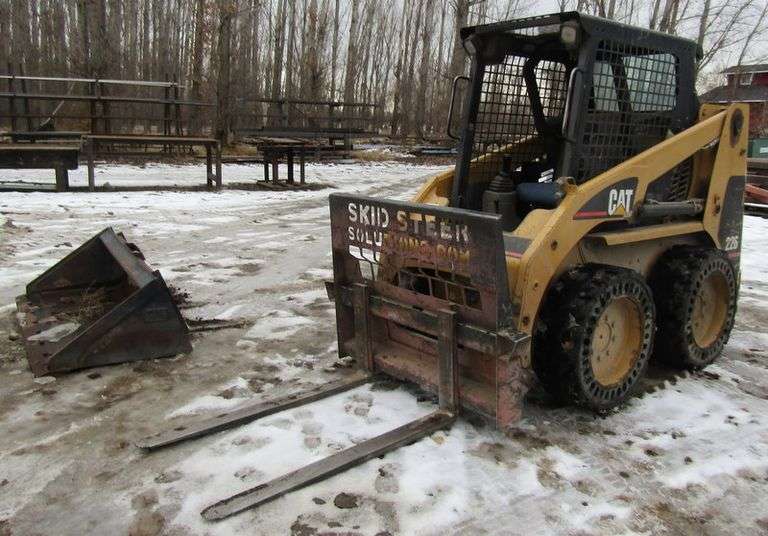 T330 Caterpillar 226 Skid Steer Loader Pickett Auction Service