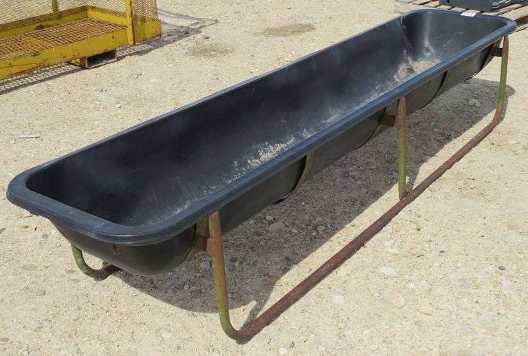 D530 Livestock Feed Bunk Pickett Auction Service