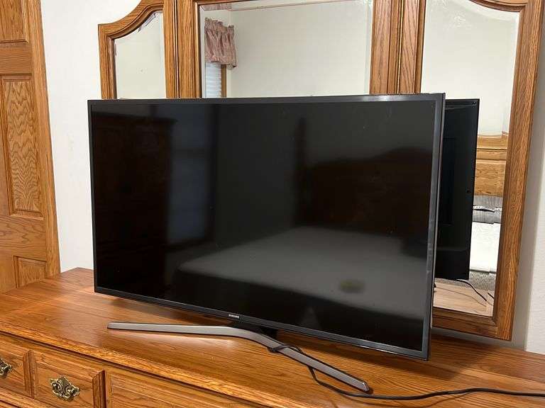 Samsung Flat Screen TV Peterson Land & Auction LLC