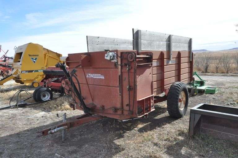 Eitzen 1800 Feed Wagon Peterson Land & Auction LLC