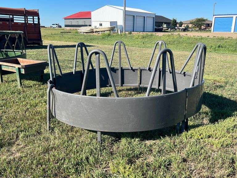 Behlen Round Bale Feeder Peterson Land & Auction LLC