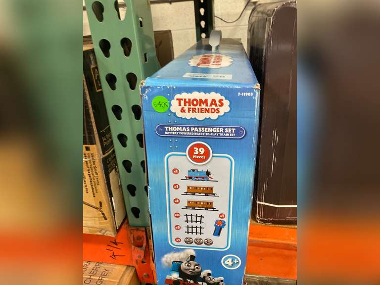 Lionel Thomas & Friends BatteryPowered Train Set with Remote + Inner