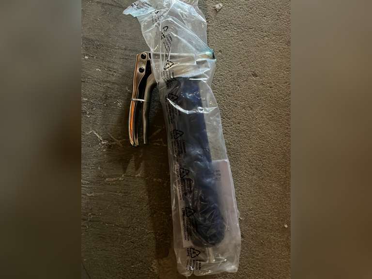 Lincoln 1134 Extra Heavy Duty Pistol Grip Grease Gun, 6 Inch Rigid Extension, Dual Lip Follower