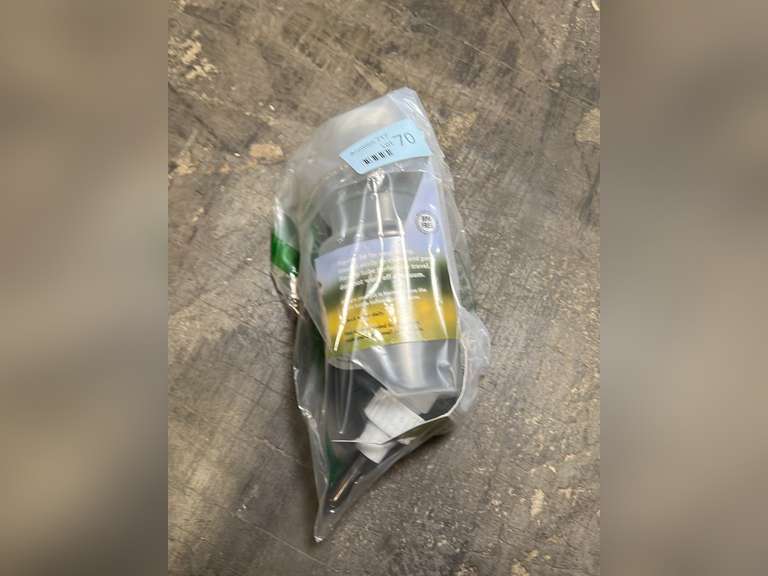 Lixit Top Fill No Drip Water Bottles for Rabbits, Ferrets, Hamsters