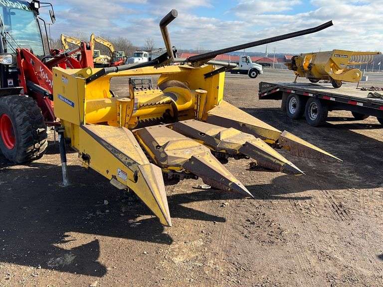 "ABSOLUTE" New Holland 3 Row Corn Head RES Auction Services