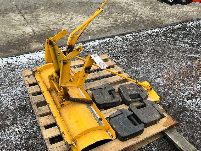 "ABSOLUTE" Cub Cadet 2000 Series Snow Plow & (4) Cub Cadet Weights