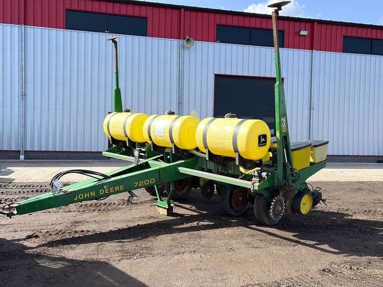 John Deere 7200 Corn Planter RES Auction Services