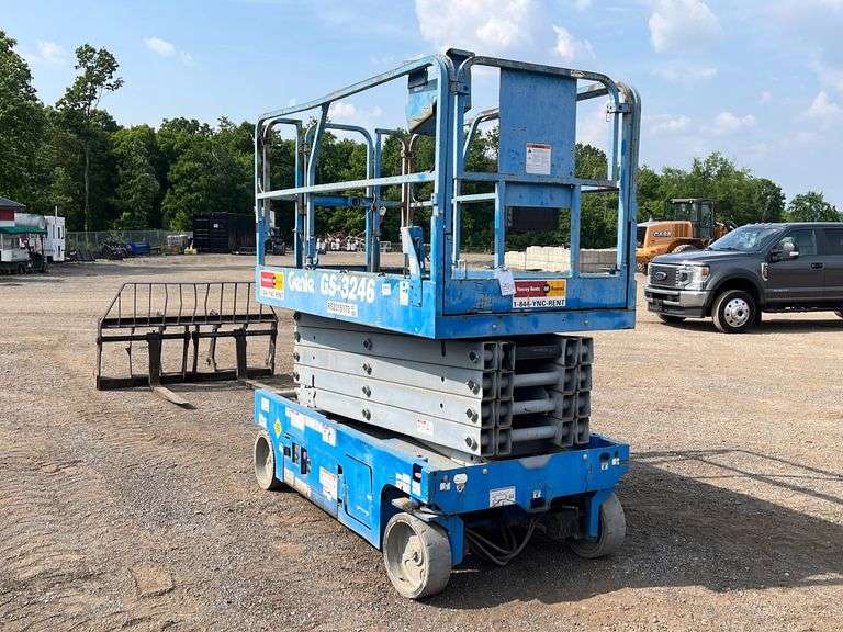 "ABSOLUTE" Genie GS3246 Scissor Lift RES Auction Services