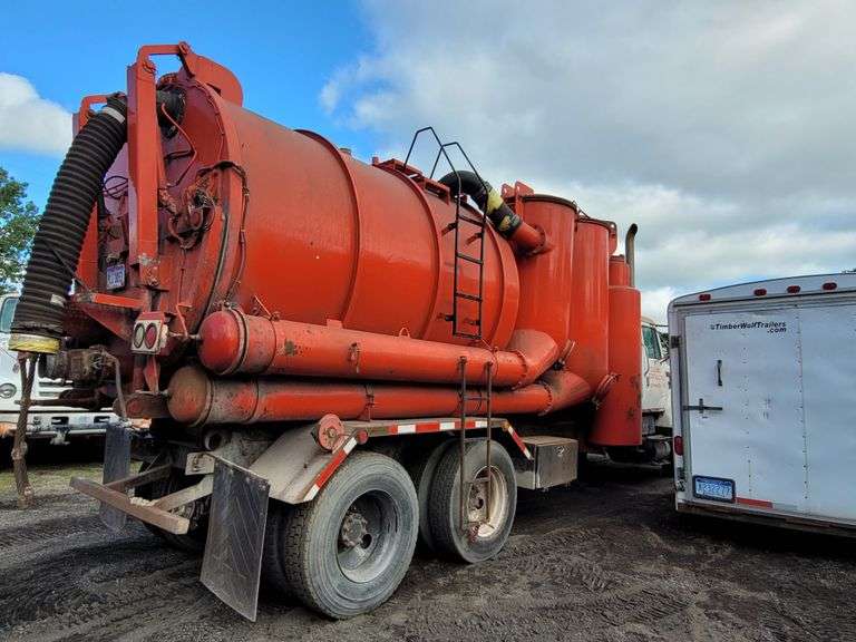 1999 International Wet/Dry Vac Truck RES Auction Services