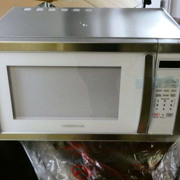 Farberware Classic 1.1 Cu. Ft. Countertop Microwave Oven Platinum white (Heavy) Rio Grande