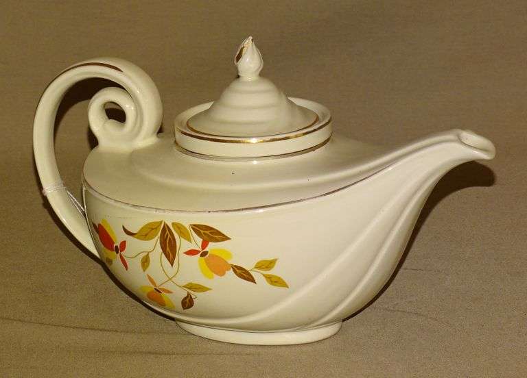 Vintage Hall "Jewel Tea" Aladdin Teapot. Rocky Mountain Estate