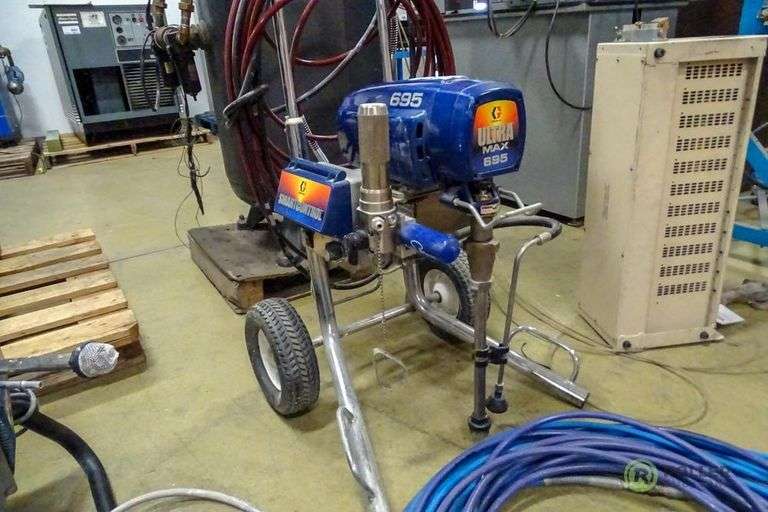 Graco Ultramax 695 Paint Sprayer With Hose - Roller Auctions