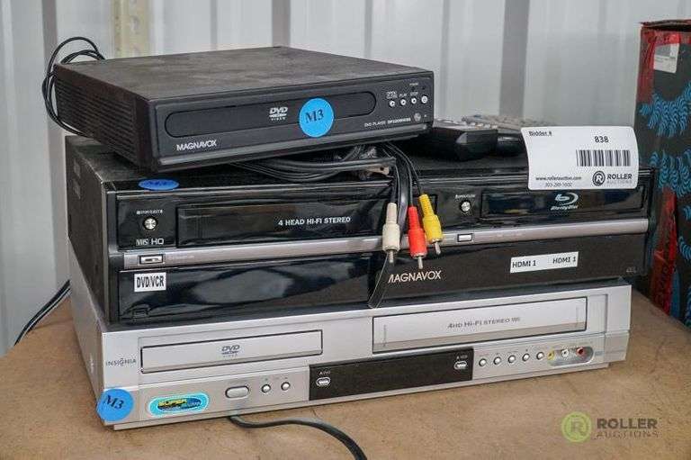 Magnavox DP100MW8B DVD Player and Magnavox MBP110V1F7 Blu-Ray/VCR