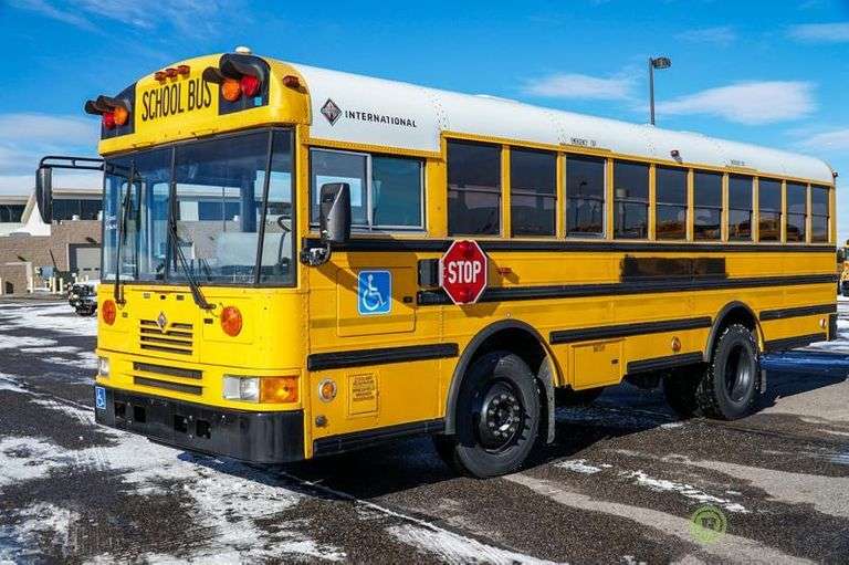 2002 AME GA39530 30PASSENGER SCHOOL BUS, FE300 Diesel, Automatic
