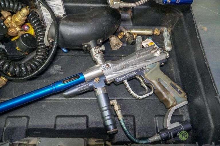 Spyder Fenix and Piranha GTI Paint Ball Guns With Co2 Tank Roller Auction