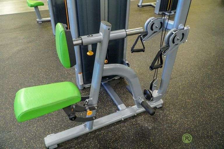 Matrix VSS34 Diverging Seated Row Cable Machine, 2Way Adjustable
