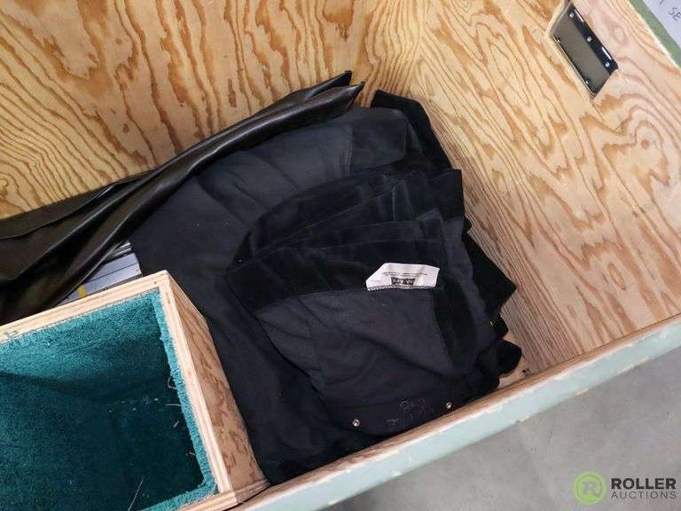 Road Case With Contents; 6 x 8 Frame Set, Black Drapes