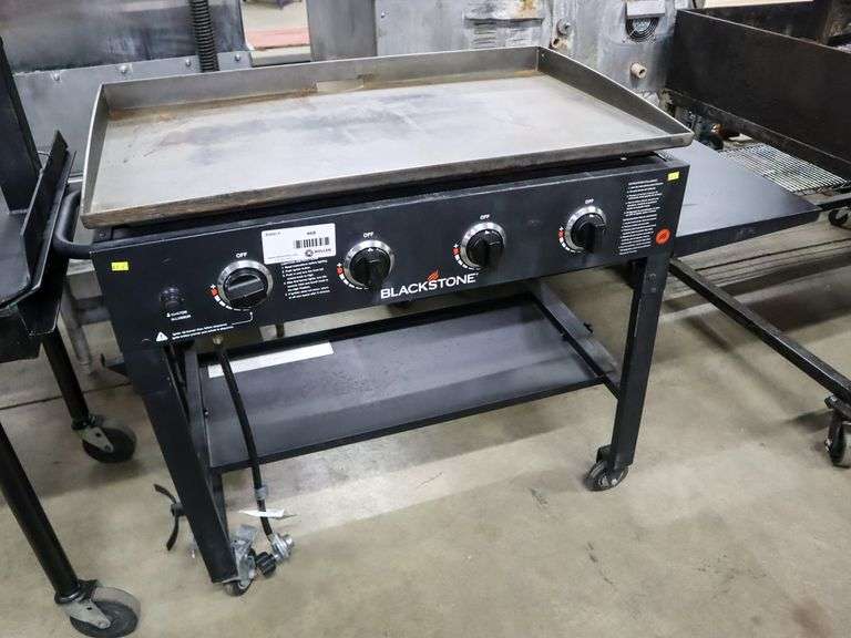 Blackstone 4Burner Flat Top Griddle, Propane Roller Auctions