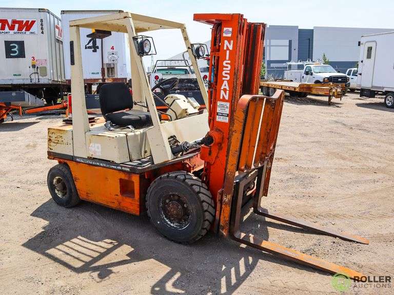 Nissan PH02A20V Forklift Roller Auction