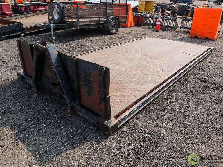 Hook Lift Flatbed, 15' x 7' , 2' Dovetail Roller Auctions