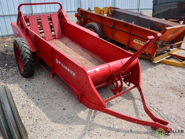 International Harvester McCormick Farmall Pull Behind Manure Spreader
