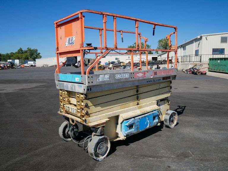 JLG ProLift 3246ES Scissor Lift Roller Auctions