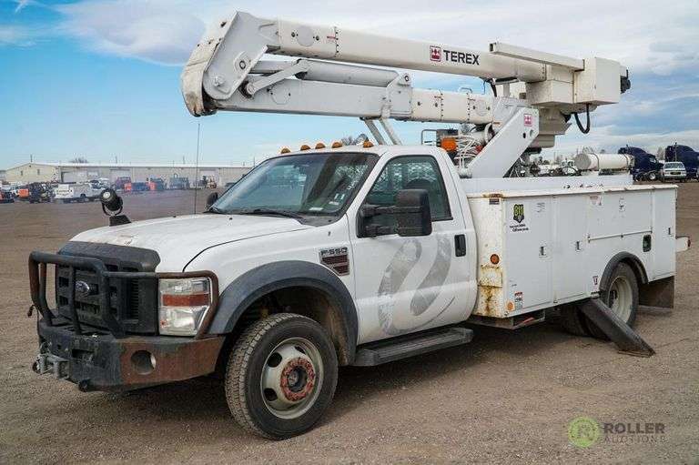 2008 FORD F550 XL SUPER DUTY 4X4 BUCKET TRUCK, Powerstroke V8 Diesel