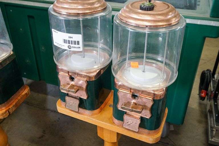 Coin Operated Candy Machine With Key Roller Auction