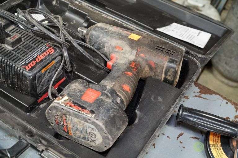 (2) SnapOn CT3850 Cordless Impact Wrenches with Battery and Charger