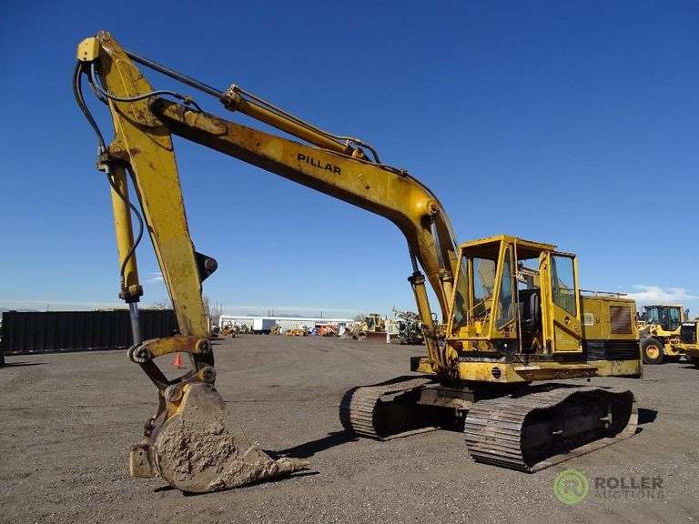 Caterpillar 225 Hydraulic Excavator, 32in Bucket, 30in TBG , Hour Meter Reads7331 VIN51U693