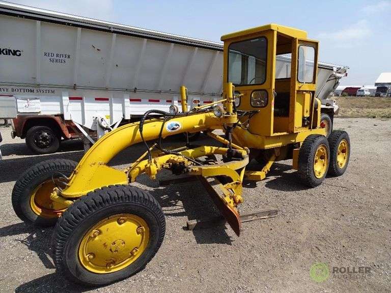 Allis Chalmers Motor Grader, 10ft Moldboard, Mid Scarifier, No Shanks
