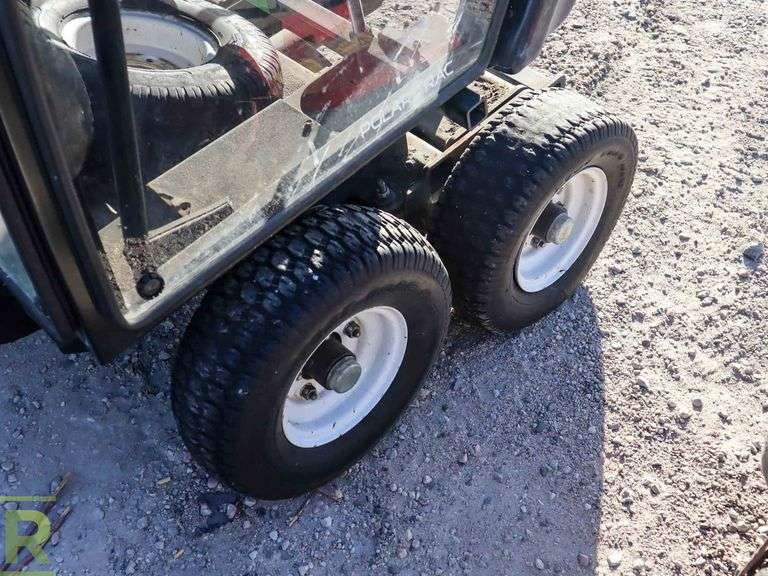 Toro Polar Trac Kit Includes Enclosed Cab, Tracks & 4' Plow - Roller