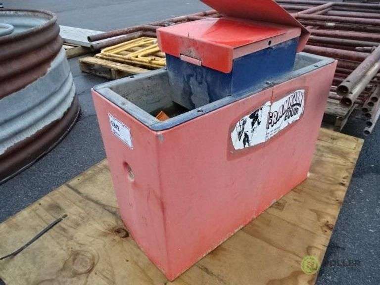 Franklin Equipment Insulated Electric Heated Livestock Waterer Roller
