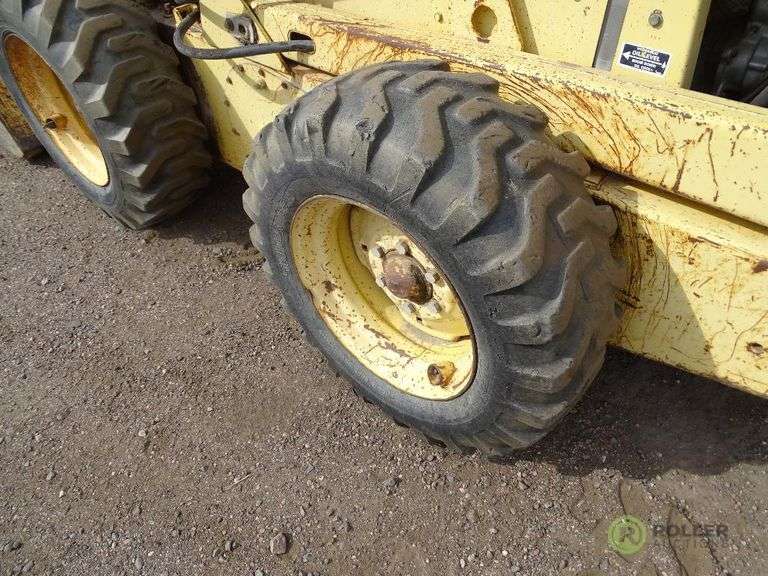 New Holland L779 Skid Steer Loader, Perkins Diesel, 1016.5 Tires