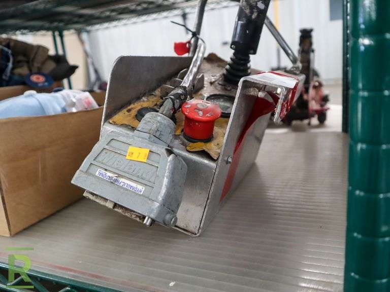 Skyjack 156879AB Scissor Lift Control Box - Roller Auctions