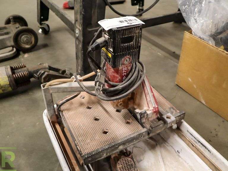 MK 370 Wet Tile Saw With Tray - Roller Auctions