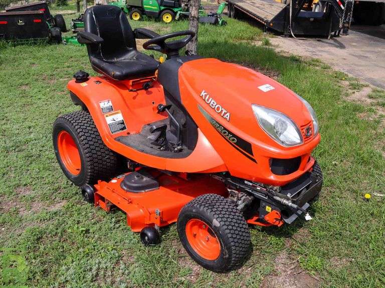 Kubota GR2010 4WD Riding Mower, Gas Engine, 48" Under Mount Deck Mower
