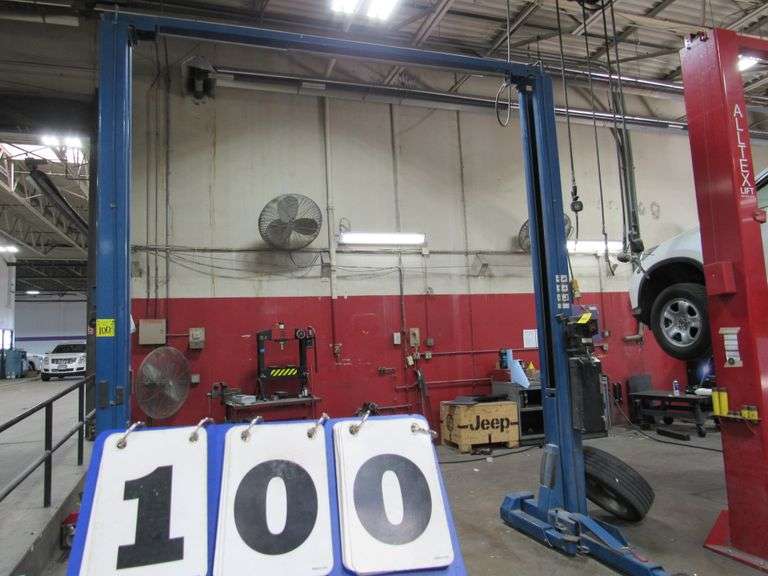 2POST AUTOMOTIVE LIFT, BENWIL, 9,000LB. CAPACITY WITH 2HP HYDRAULIC