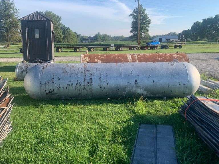 1000 Gallon propane tank Schmid Auction