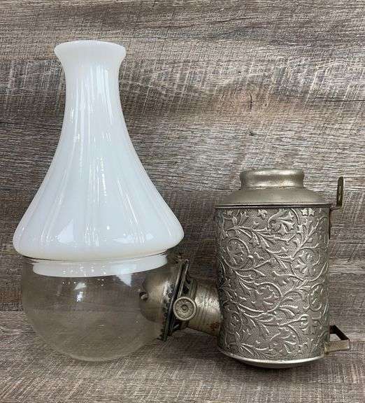 Angle Lamp Company wall mount oil lamp Schneider Auctioneers LLC